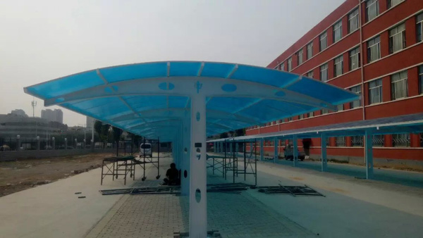 陽(yáng)光板雨棚如何安裝？陽(yáng)光板雨棚安裝注意事項(xiàng)