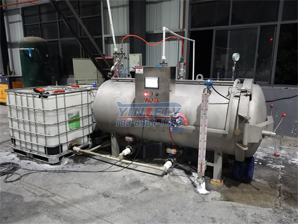 1米*2.2米石墨棒<font color='red'><font color='red'>真空</font><font color='red'>浸漬</font>罐</font>